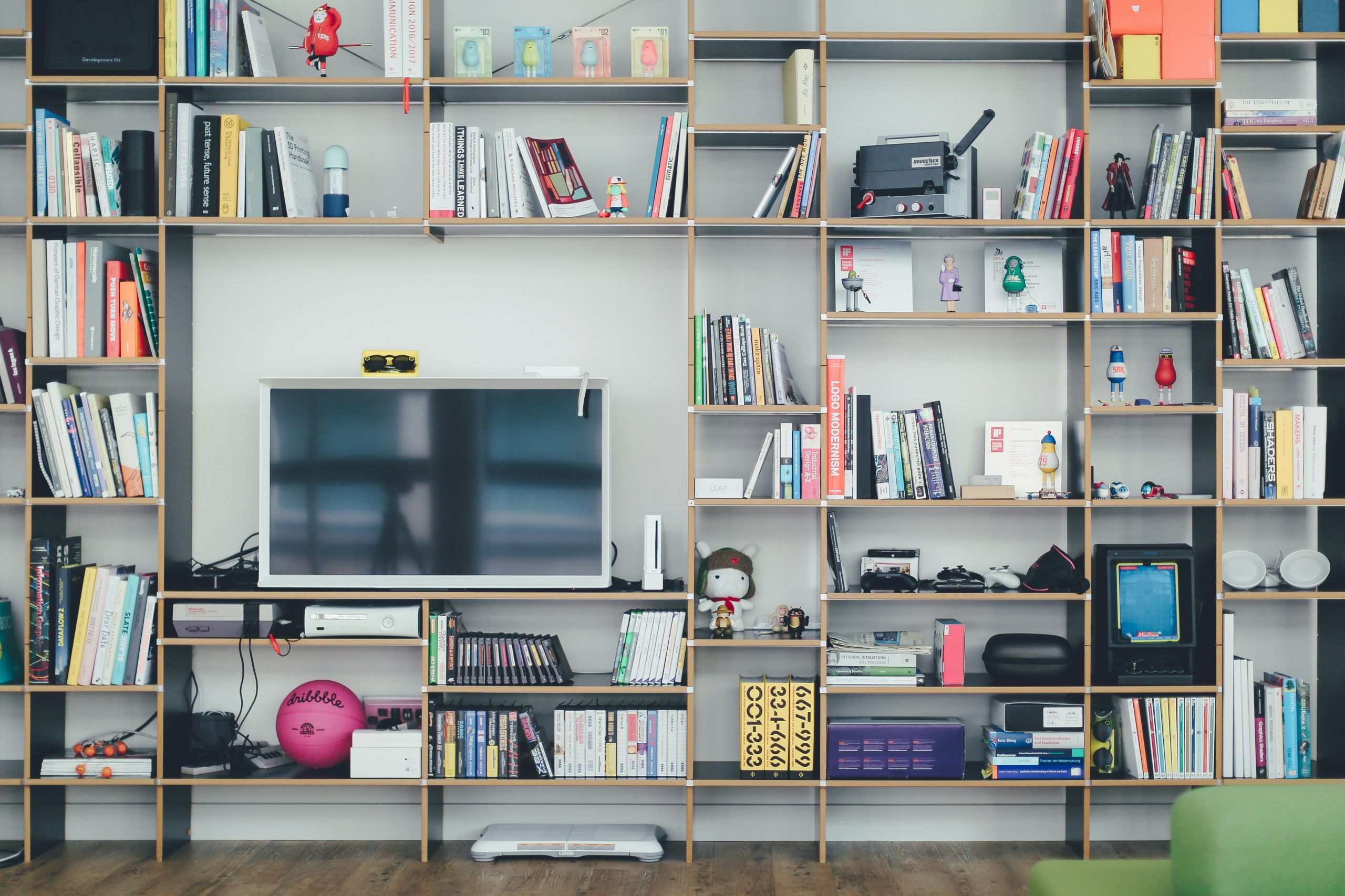 discover useful organization tips to declutter your space and streamline your life. learn how to be more productive and efficient with these organization tips.