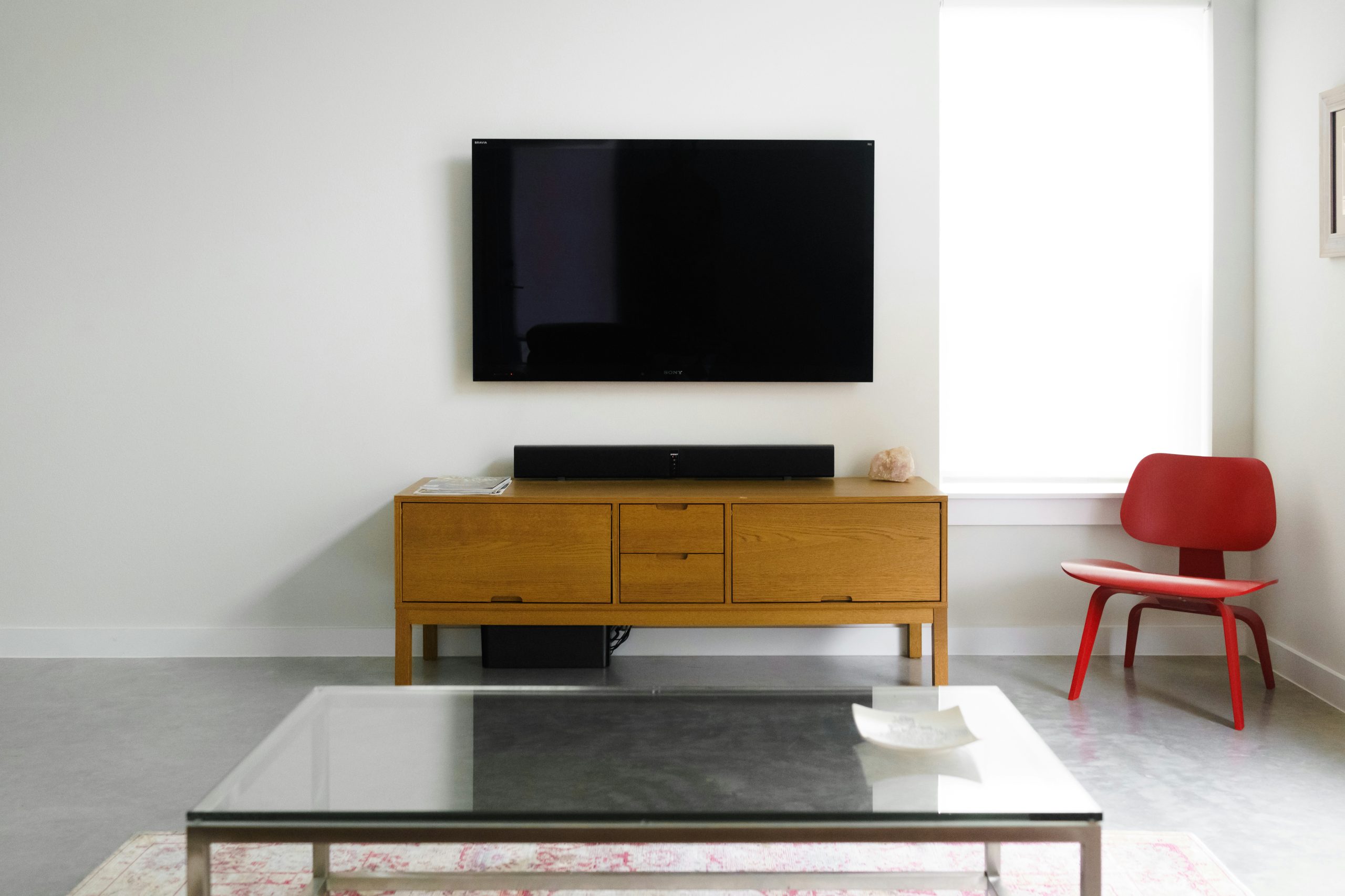 find the perfect tv stand to complement your living room decor. explore our wide selection of tv stands in different styles and finishes.